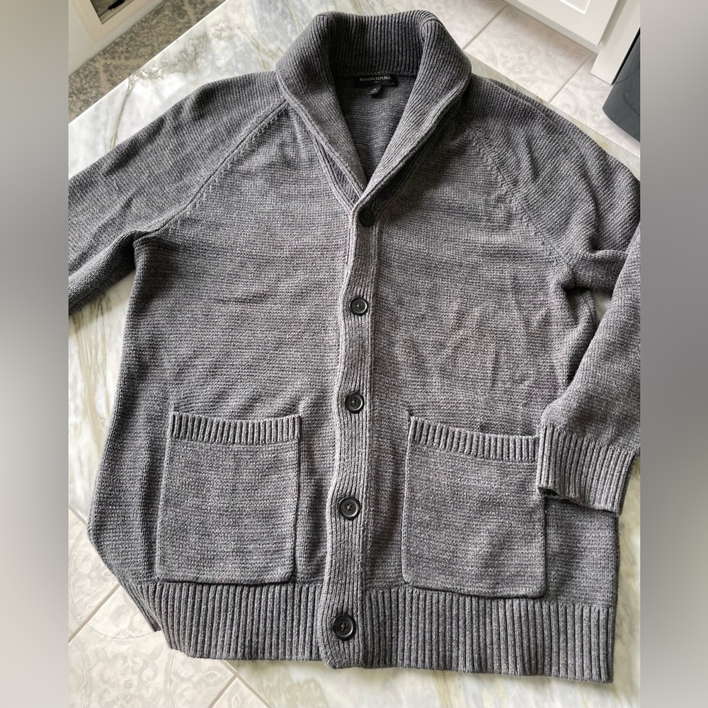 Men's Banana Republic Button Down knit sweater Cardigan Size Medium
